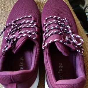 Refuge Sneakers Sz Sz 11 Maroon/Burgundy